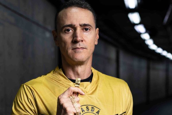 Wilmar-Roldán-Silbato-de-oro