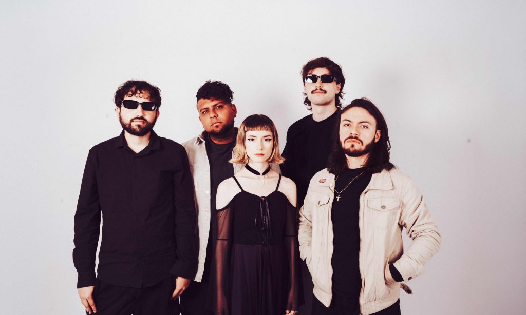 DEGLORIAN-Todo-Se-Derrumba