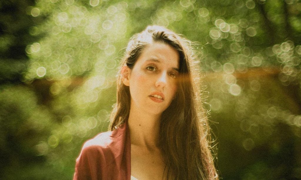 Raquel-Lua-Peinar-Raices